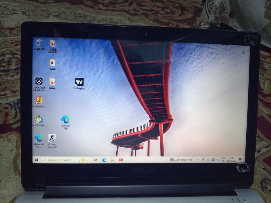 Asus  TP500L sotiladi