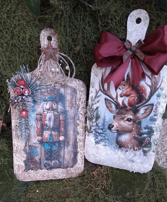 Коледни декорации и подаръци