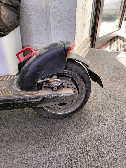 Продам электро самокат Tribe