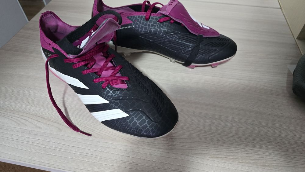 Продам бутсы,новые 41 размер