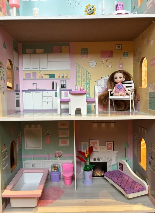 Продам кукольный домик