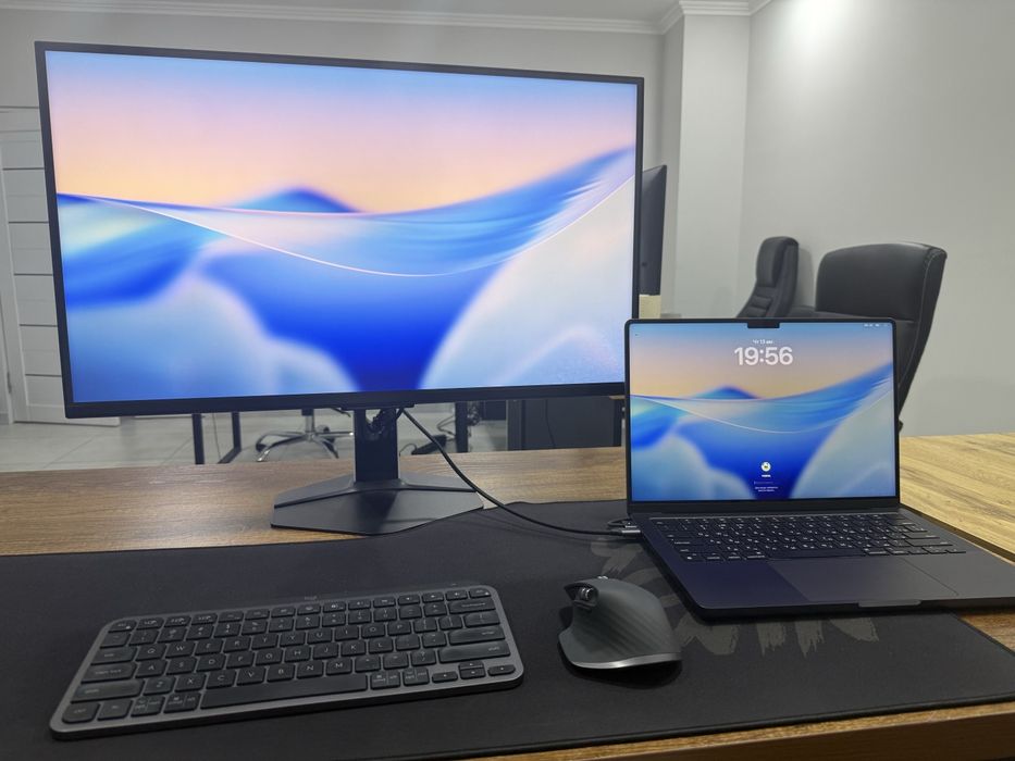 Macbook pro m4 + Redmi G Pro 4k + Logitech devices