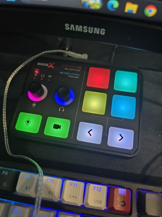 Продам аудиокарту rode streamer x