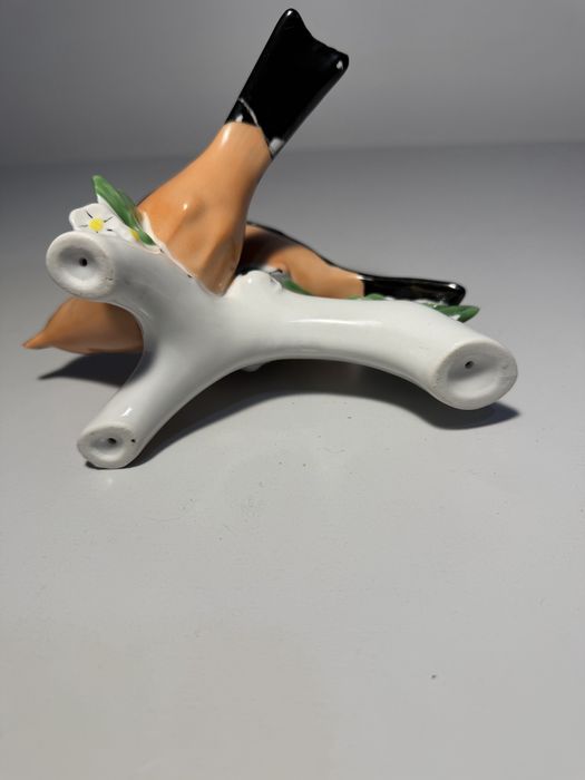Figurina Iris Cluj din portelan pictat manual cu pasari pe creanga