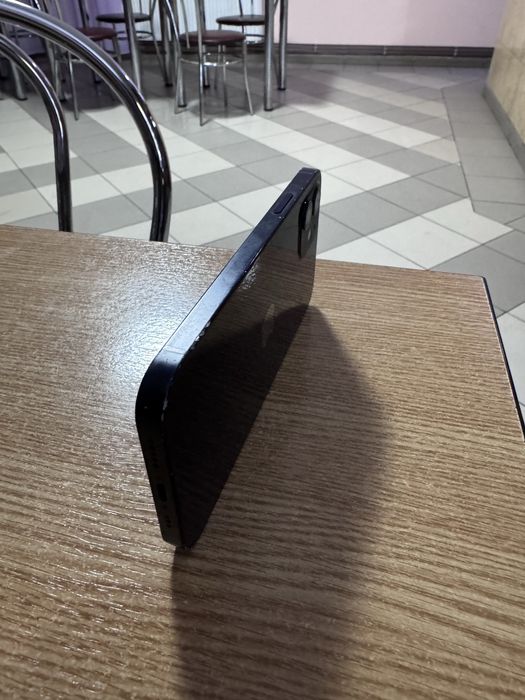 Vand iphone 12 folosit