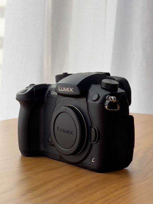 Vand Panasonic GH5 + Obiectiv Panasonic 25mm F1.7 - Stare excelenta - Body de backup