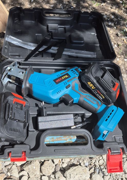 Ferastrau sabie cu acumulatori
