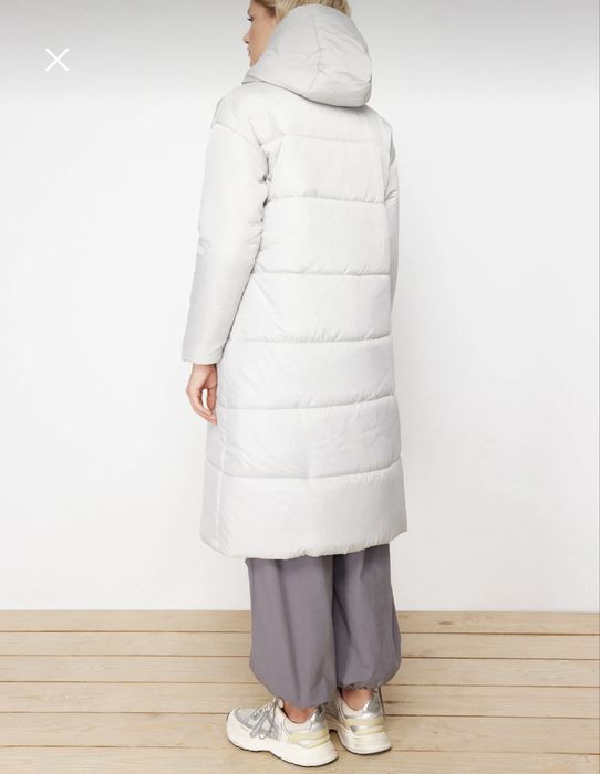 Зимно бяло дълго яке