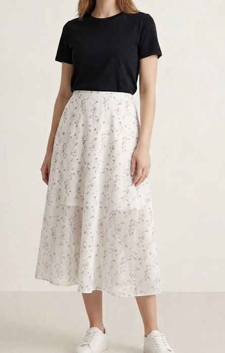 Юбка размера М, с подкладкой. Новая, с биркой