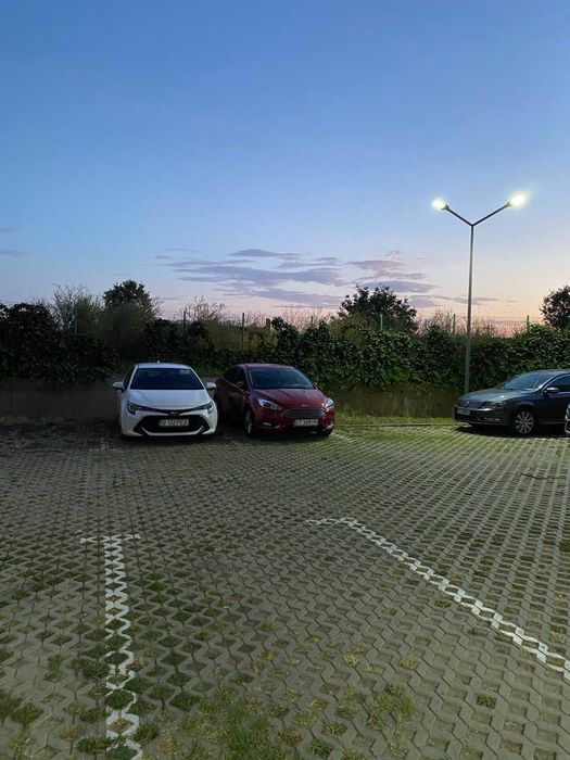 Închiriez un loc de parcare spațios, cu pază și supraveghere video, în zona Tomis Plus.