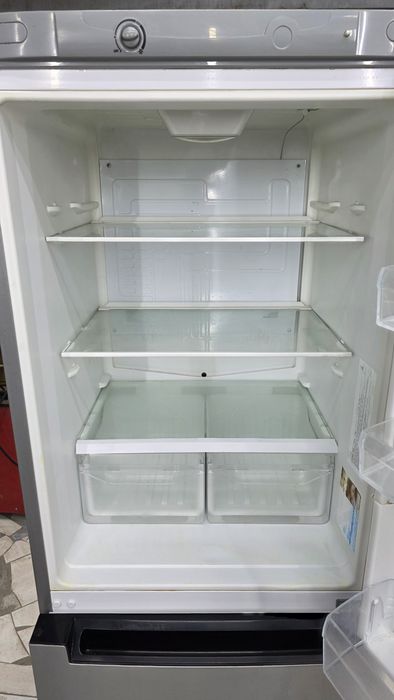 Продам холодильник Индезит
