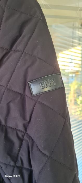 Дълго яке DKNY.   С-ХС