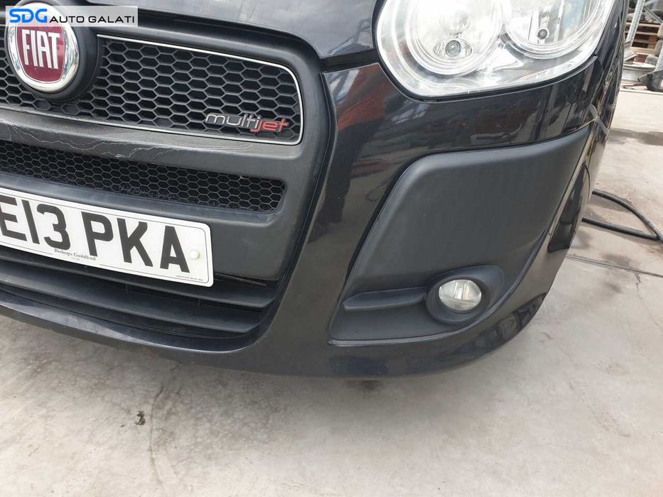 Bara Spoiler Fata Completa cu Grila Emblema si Proiectoare Fiat Doblo 2 2009 - 2015 Culoare Negru [Q4783]
