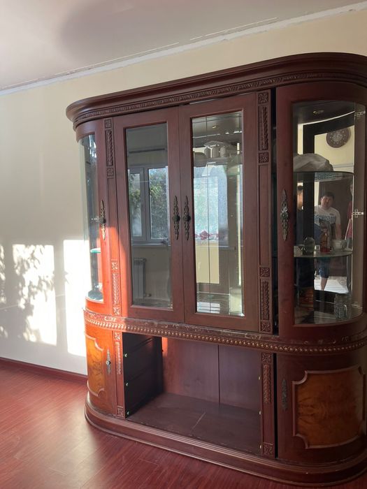 Продается сервант