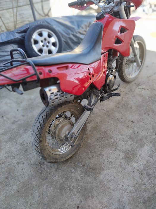 Motocicleta 200 CC