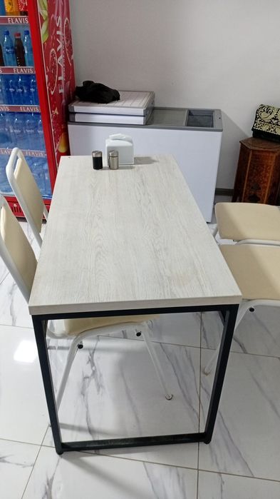 Stol 110 sm  yangi