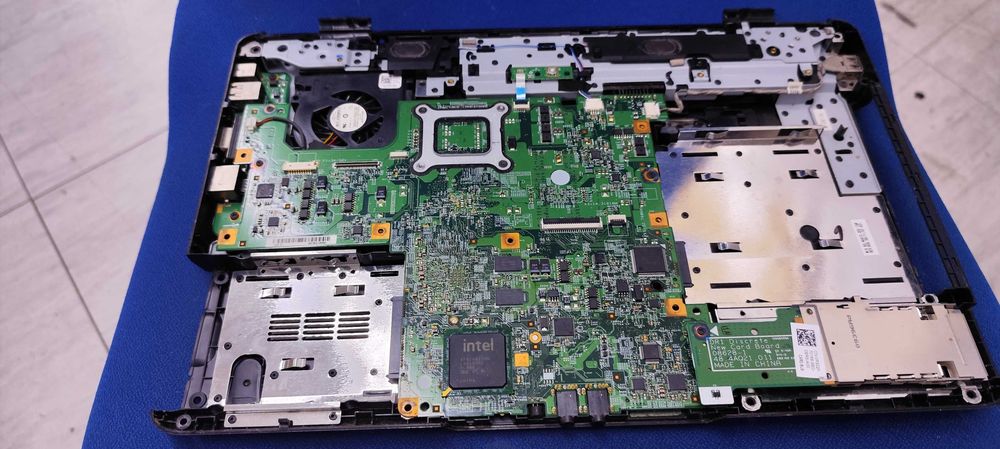 laprop dell inspiron 1545 ptr piese pret pe tot ce e in poze
