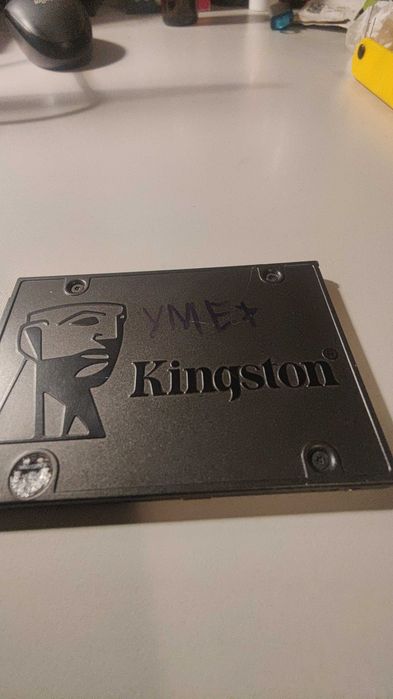 SSD диск б/у нерабочий