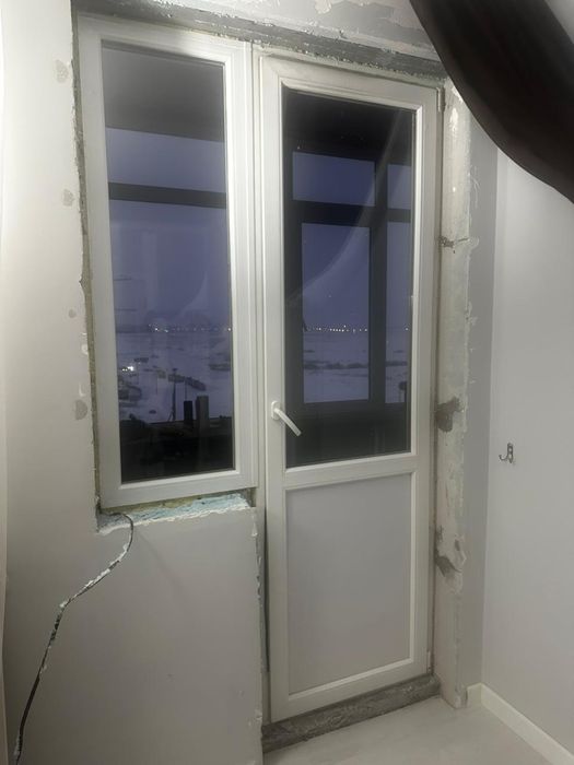 Дверь пластиковая балконная