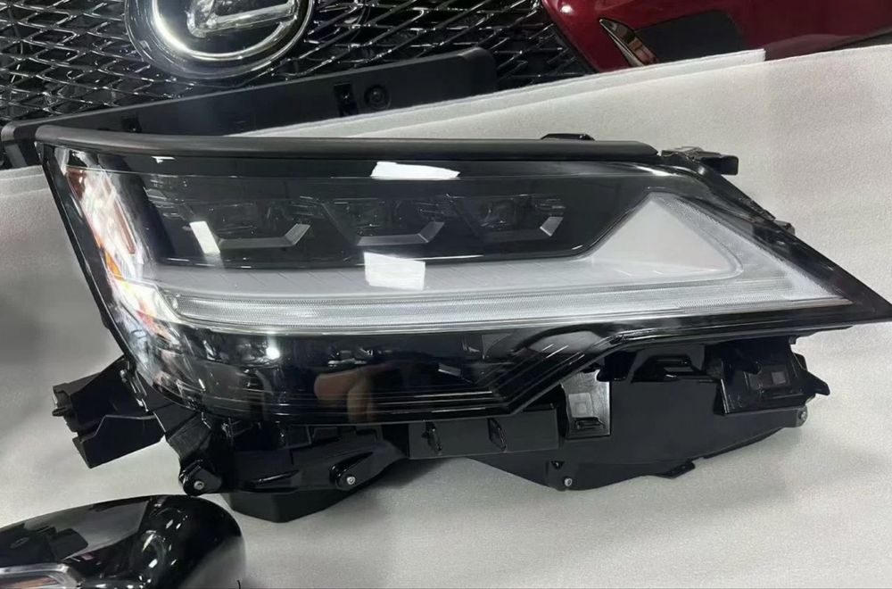 Фара Lexus lx600 б/у оригинал