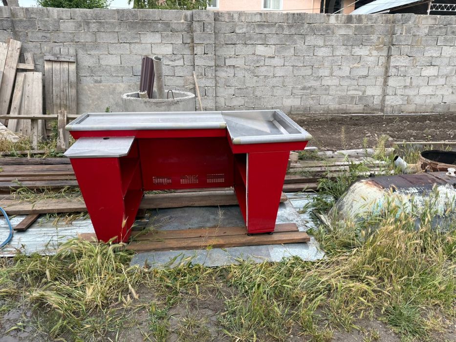 Кассовый бокс красный