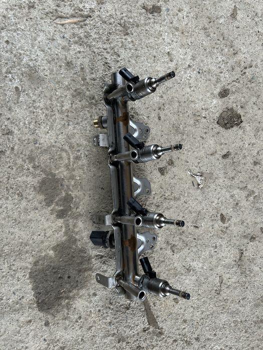 Rampa / Injectoare Vw / Audi / Skoda 1.8TSI BZB