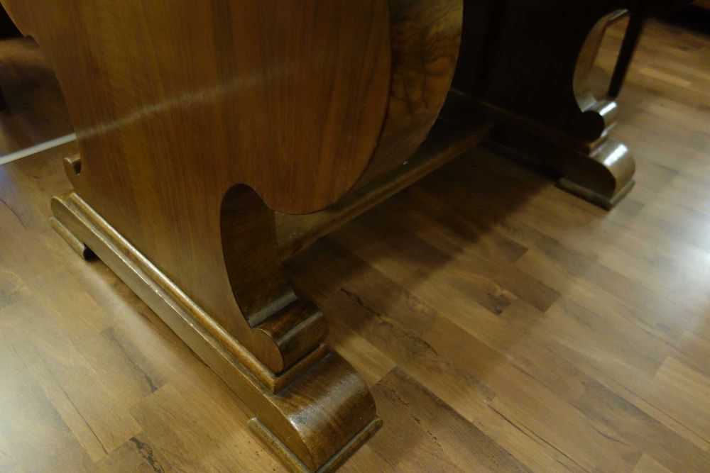 Разтегателна маса от масивно дърво и фурнир