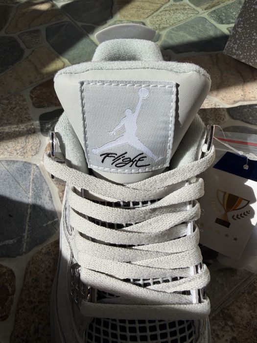 Jordan 4 Frozen