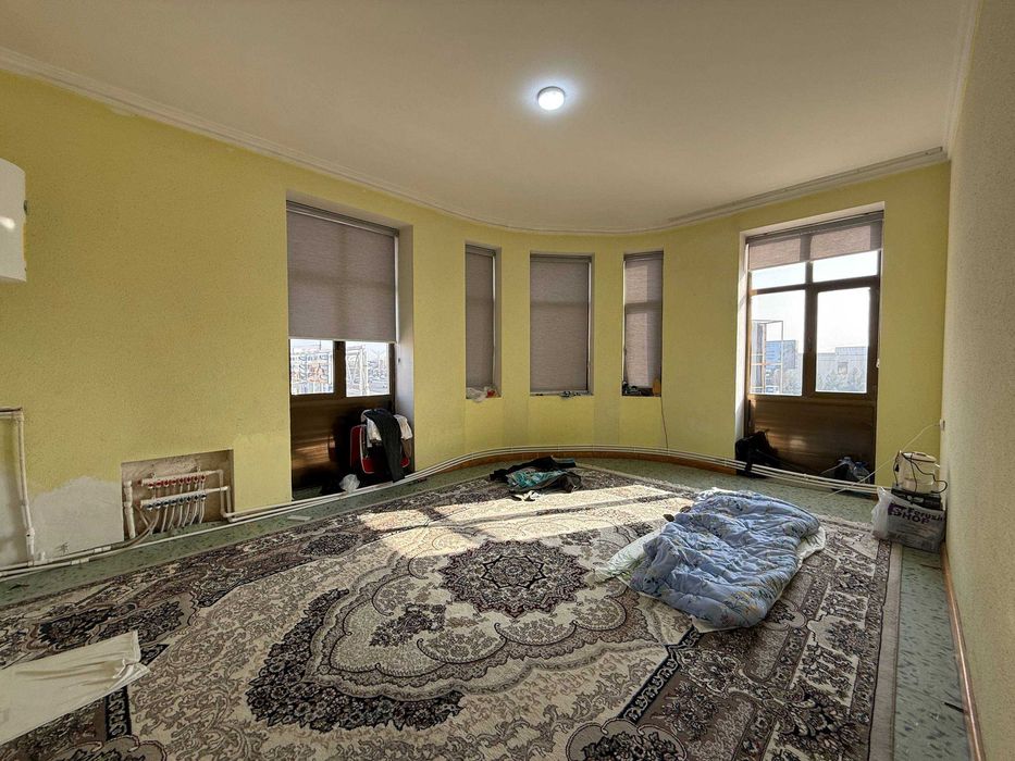SHAHAR MARKAZIDAN TAYYOR 3 qavatli   bino sotiladi  #a716