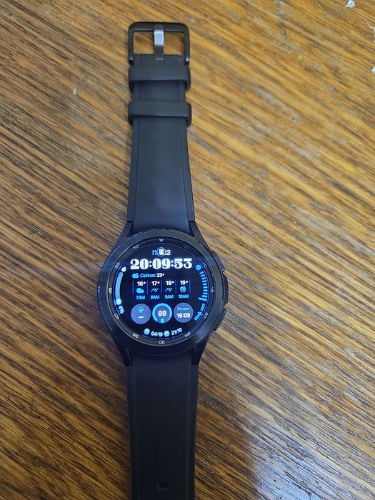 Часы Galaxy Watch 4 Classic.
