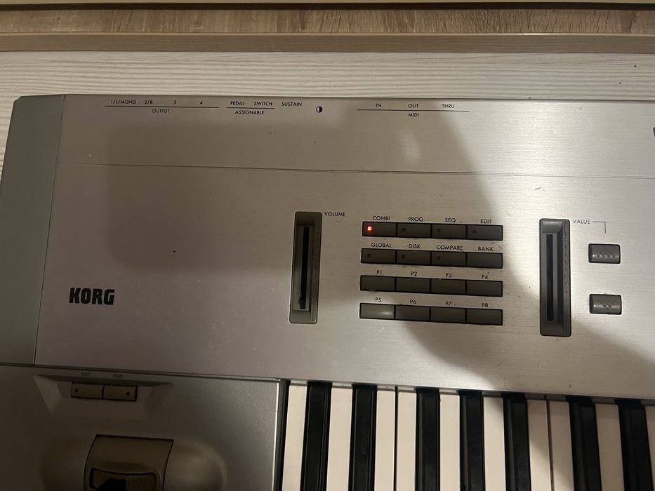 Korg Trinity Plus Sintetizator cu 61 de clape