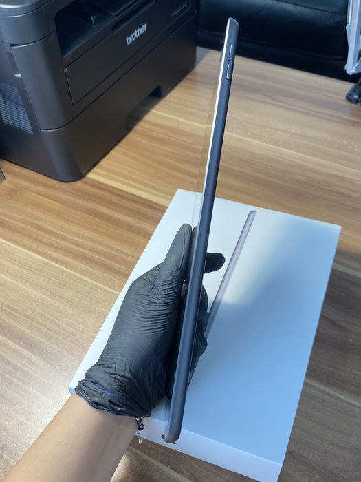 iPad / 10.2 Inch / 9th Generation /64 GB /Garanție 6 luni / Foarte bun