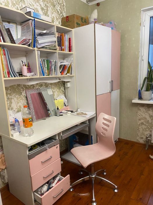 Продается детская мебель для девочек