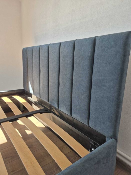 Pat tapitat din catifea 160x200