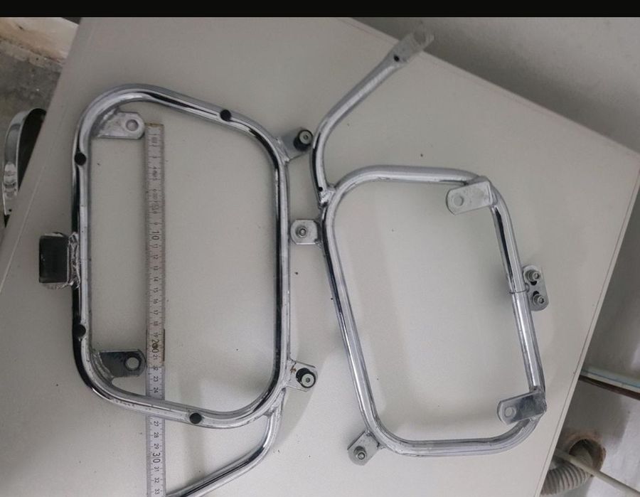 Странични стойки за Куфари GIVI/KAPPA