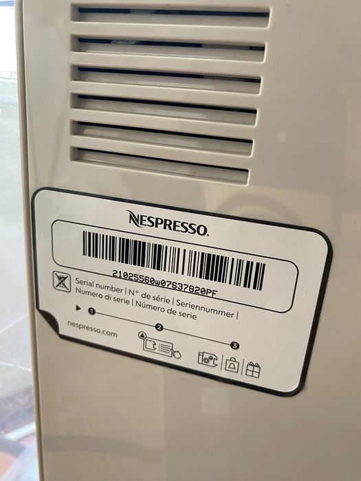 Espressor capsule Nespresso DeLonghi Lattissima Touch (Argintiu)