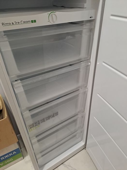 Продам морозильную камеру