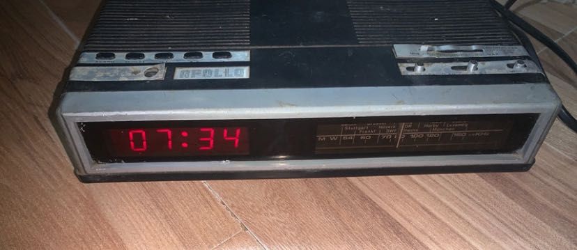 radio portabil apollo foarte vechi