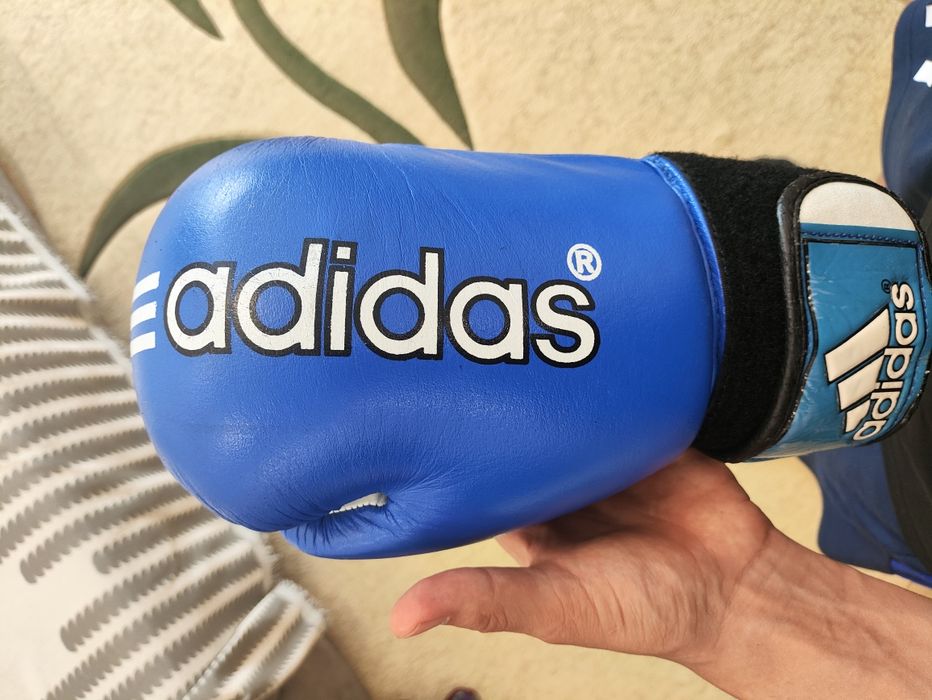 Перчатки боксерские Adidas