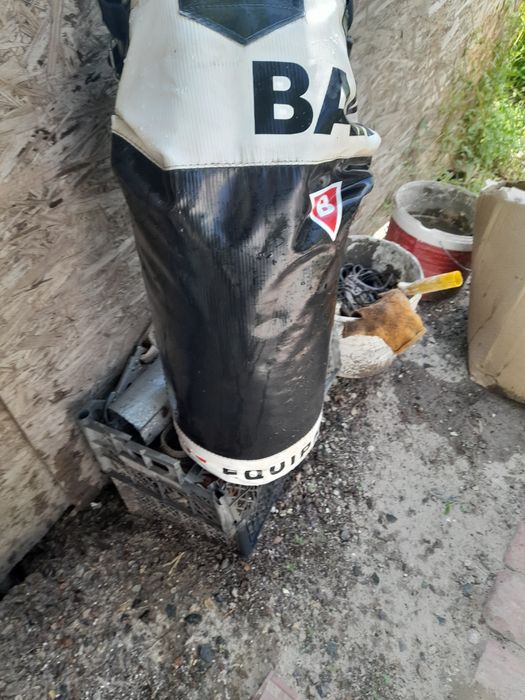 Продам грушу боксерскую