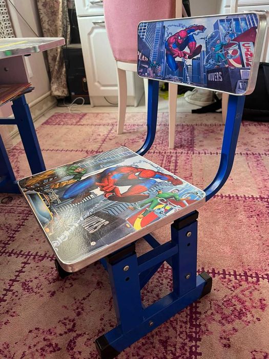 Продам детский столик со стулом