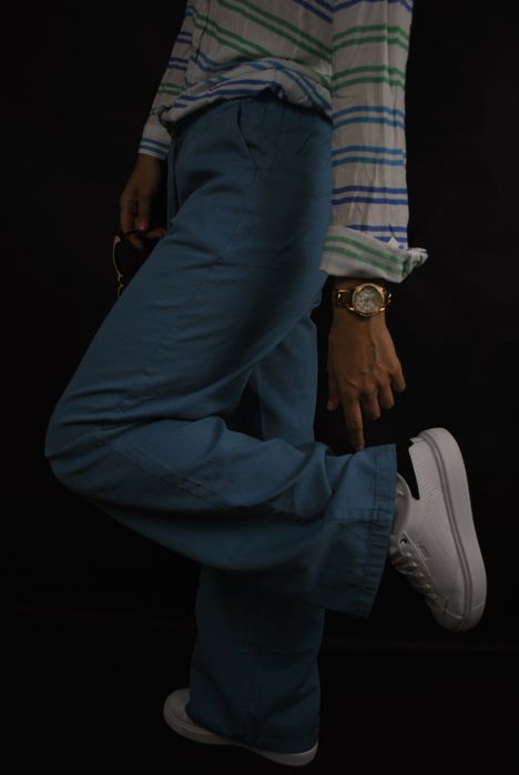 Pantaloni damă lejeri Tencel 100% – Stil Wide Leg – Talie inalta
Ad