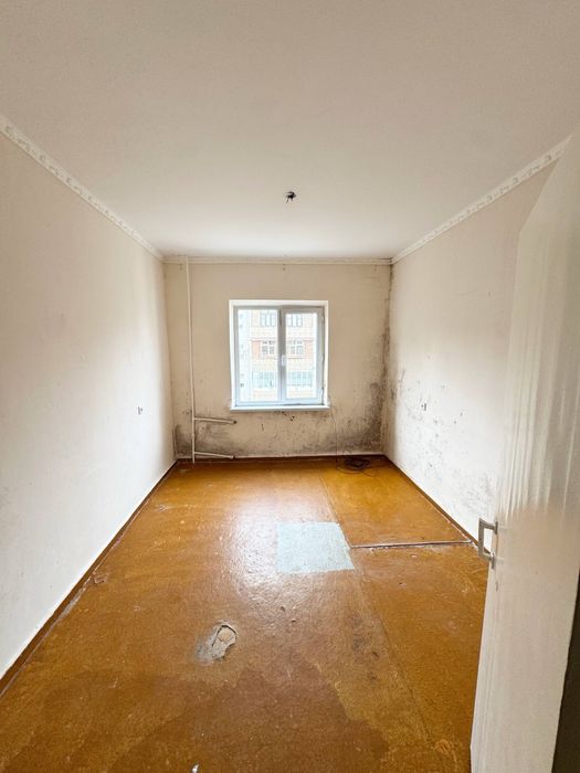 Прадаётся 2х 10микрарайоне Новая планировка Карвон базар напротив