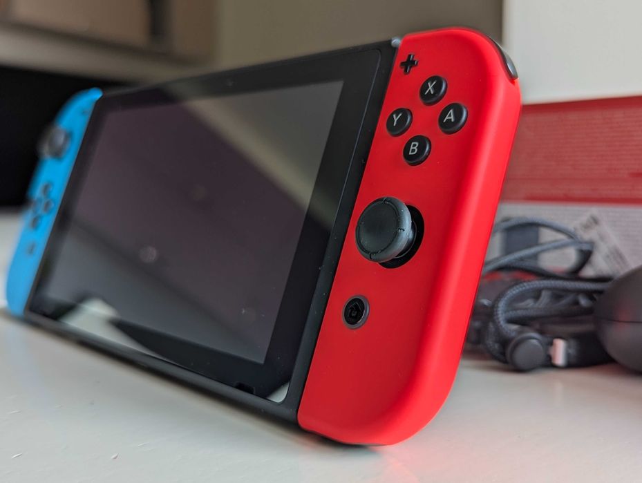 Nintendo Switch+игри+допълнителни Joy-cons