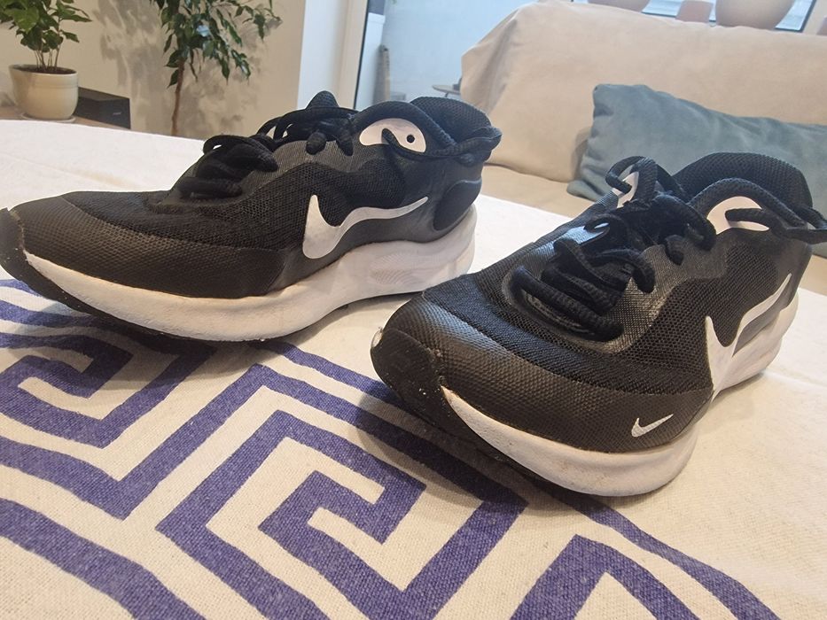 Маратонки Nike 35номер