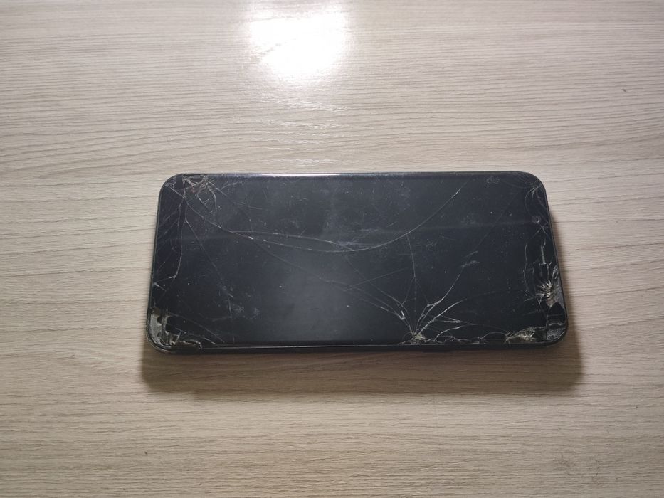 Продается телефон Samsung galaxy j
