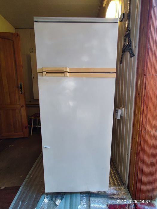 Продаю холодильник