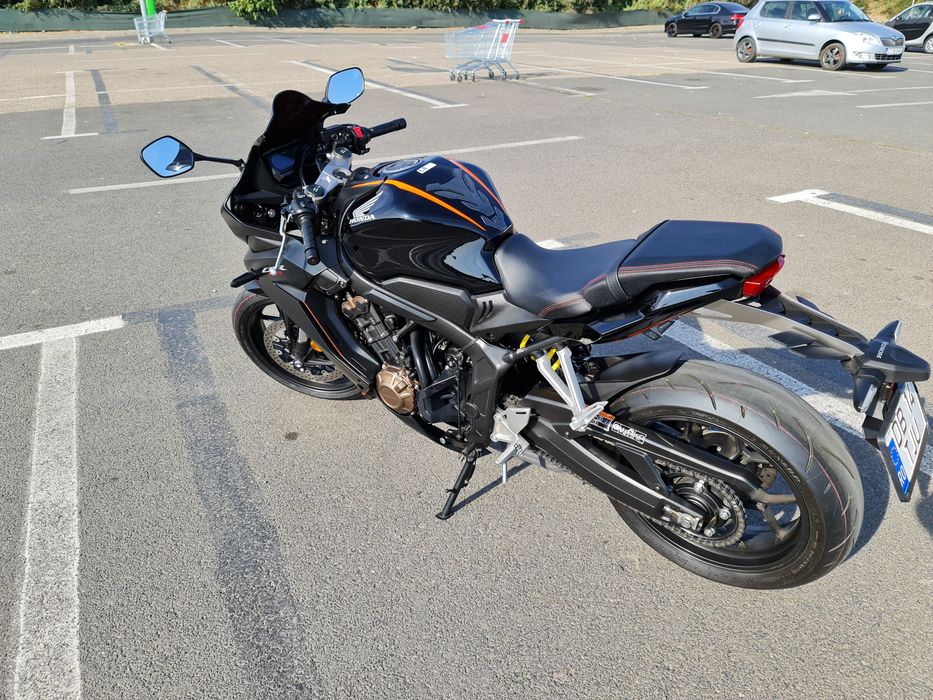 Vand Honda CBR 650R 2023 ca noua  2600km