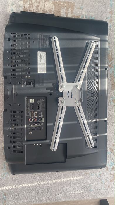 Продам телевизор LG