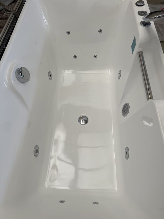 Гидромассажная ванна SSWW AX221